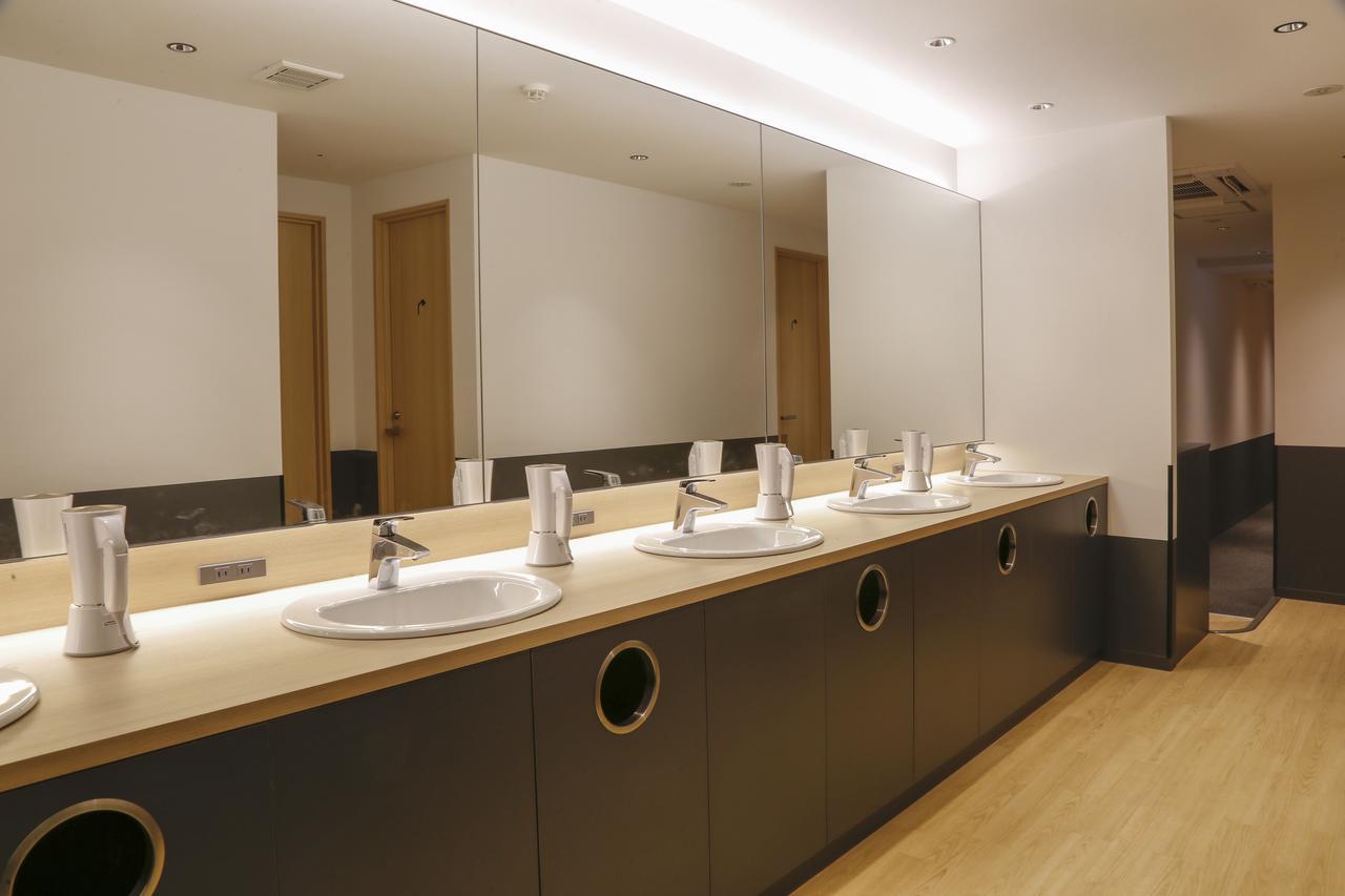 White Hostel Shinsaibashi Οσάκα Εξωτερικό φωτογραφία
